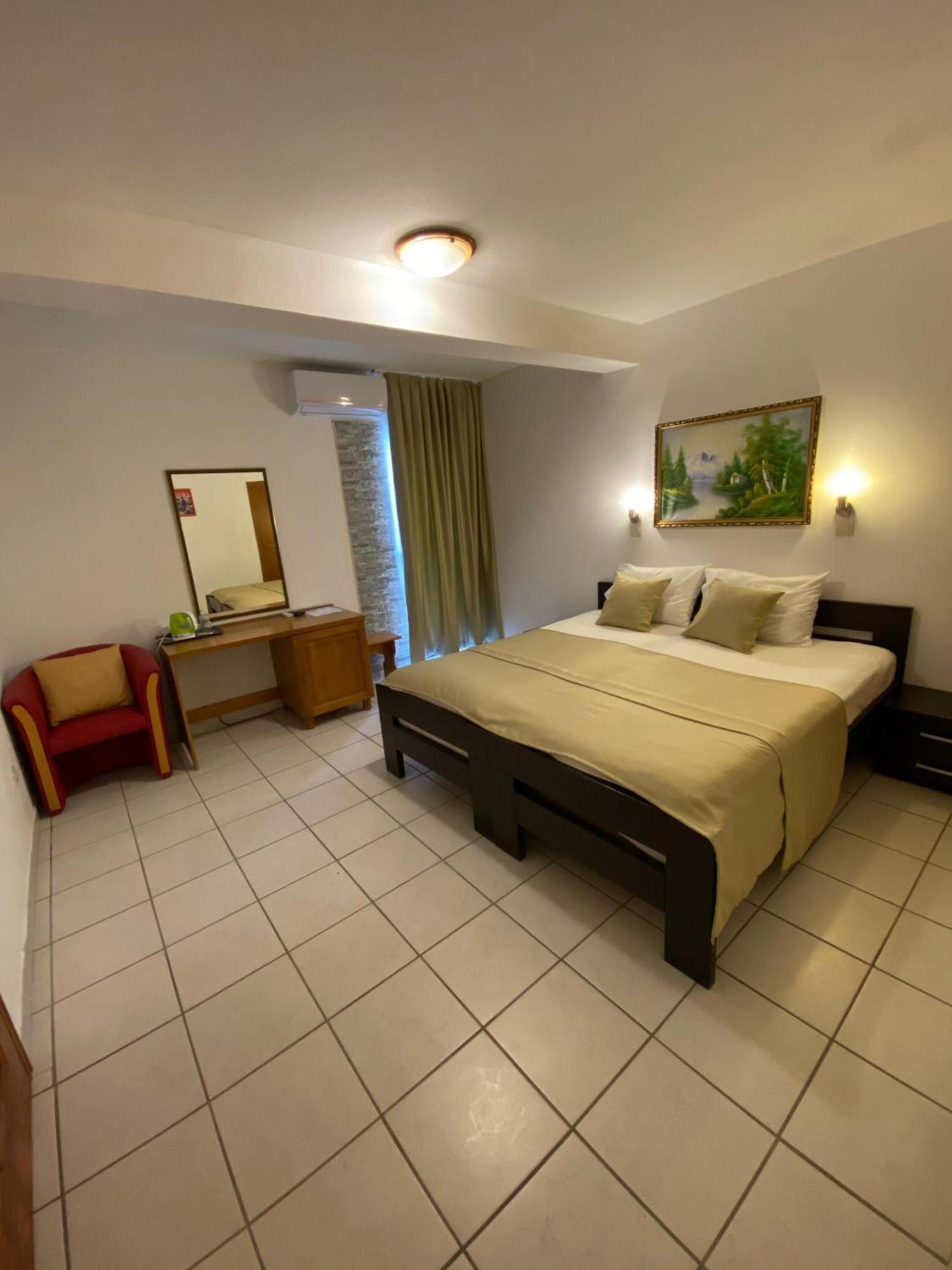 New Hotel Kuc By Marvel บุดวา ภายนอก รูปภาพ
