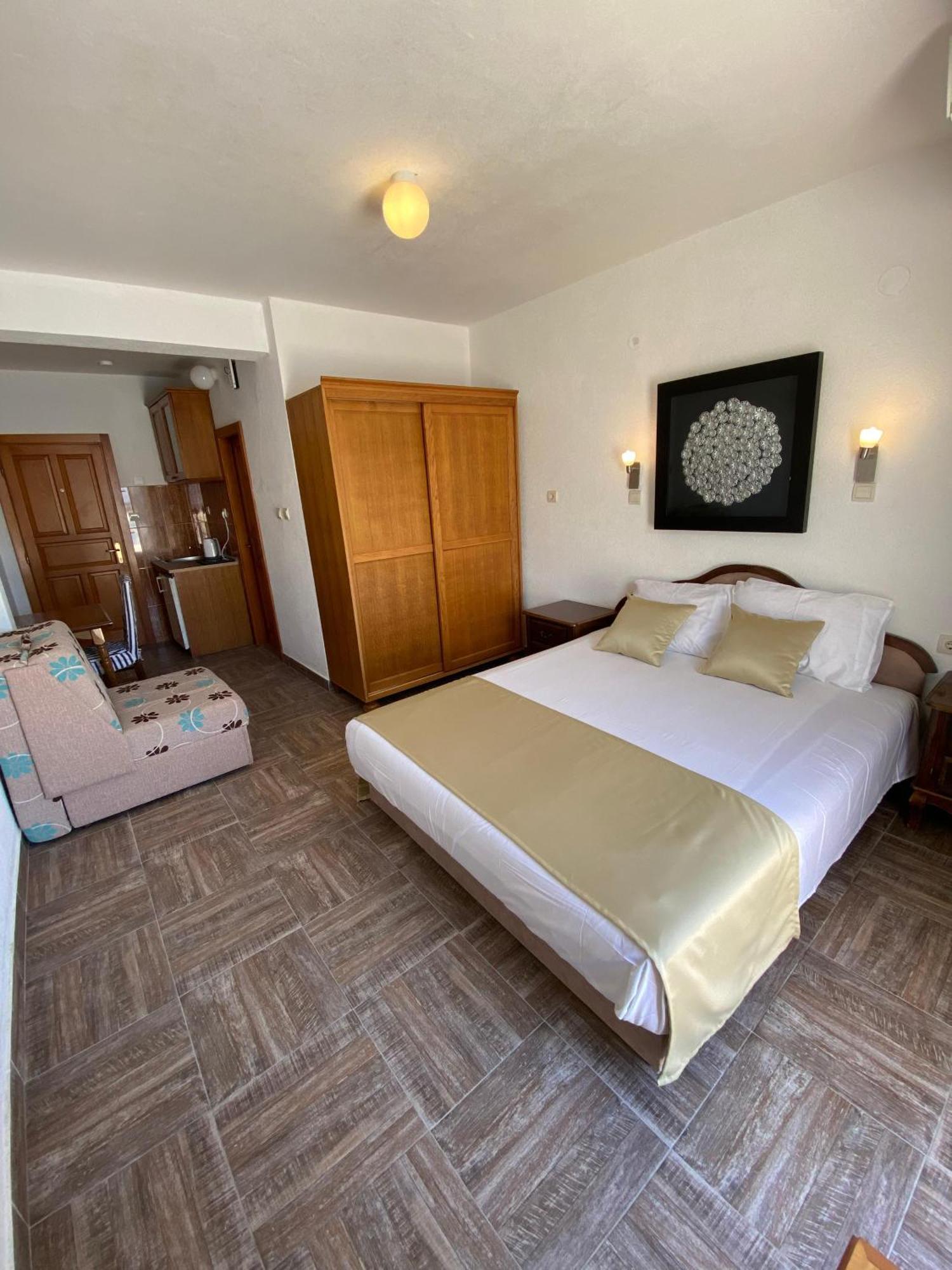 New Hotel Kuc By Marvel บุดวา ภายนอก รูปภาพ